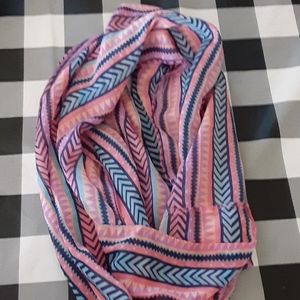 Striped patterned scarf